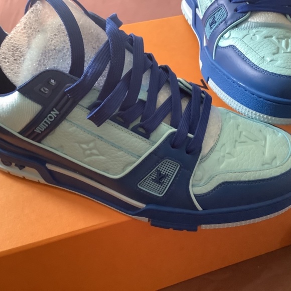 Louis Vuitton sneakers - Picture 2 of 13